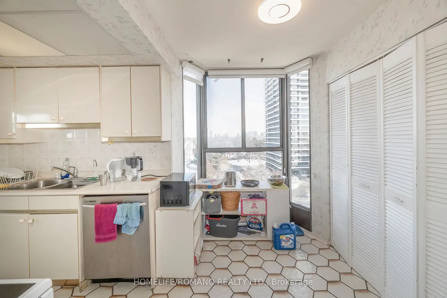 Additional image 13 of 100 Antibes Drive 702