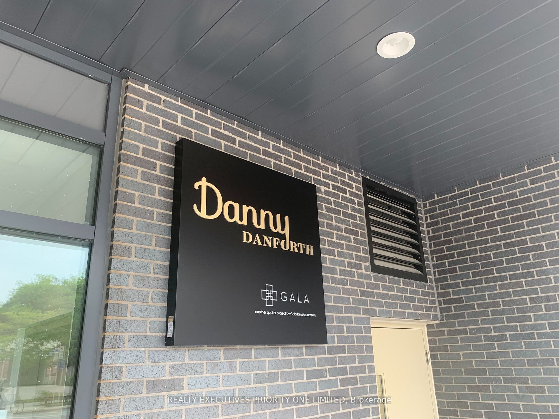 407-2369 Danforth Avenue, Toronto, ON, M4C 0B1