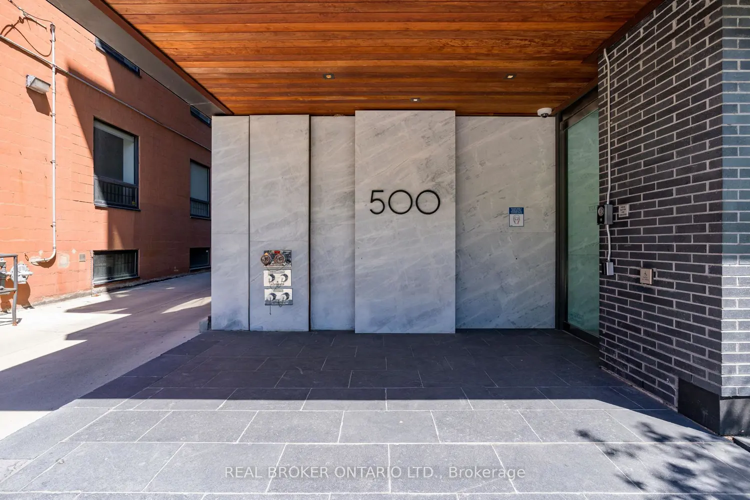 Additional image 12 of 500 Wellington Street 201