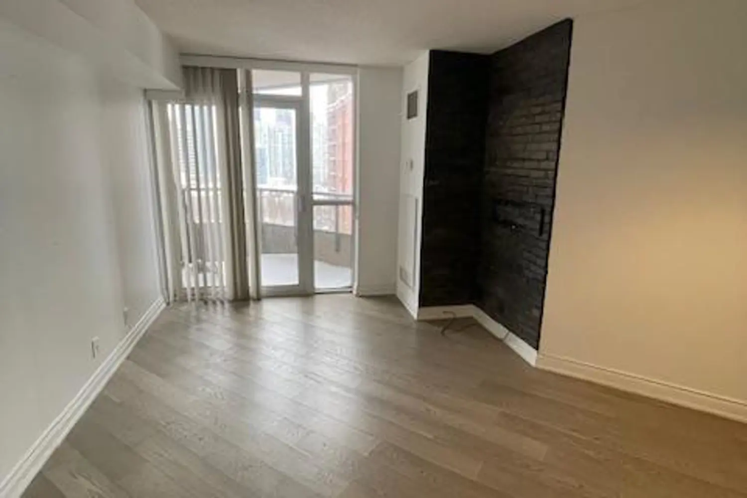Additional image 9 of 78 Harrison Garden Boulevard 1001