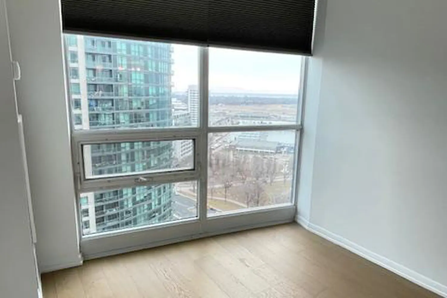 Additional image 9 of 219 Fort York Boulevard 2506