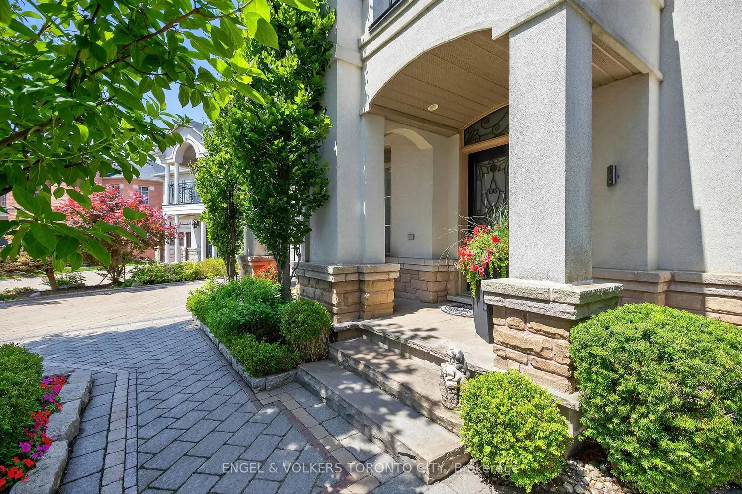 123 Salamander Court photo 3