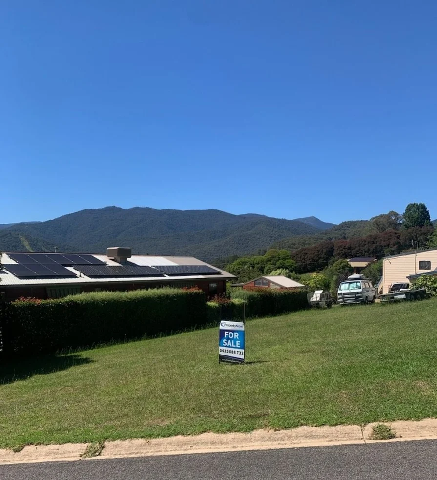 32 COOLUMBOOKA AVENUE, Tawonga South VIC 3698