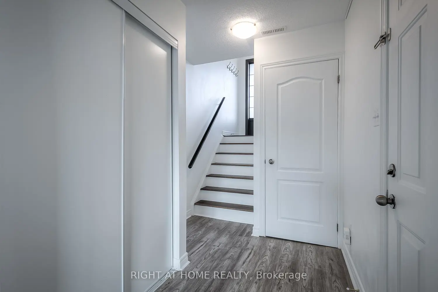 Additional image 10 of 3086 Highbourne Crescent