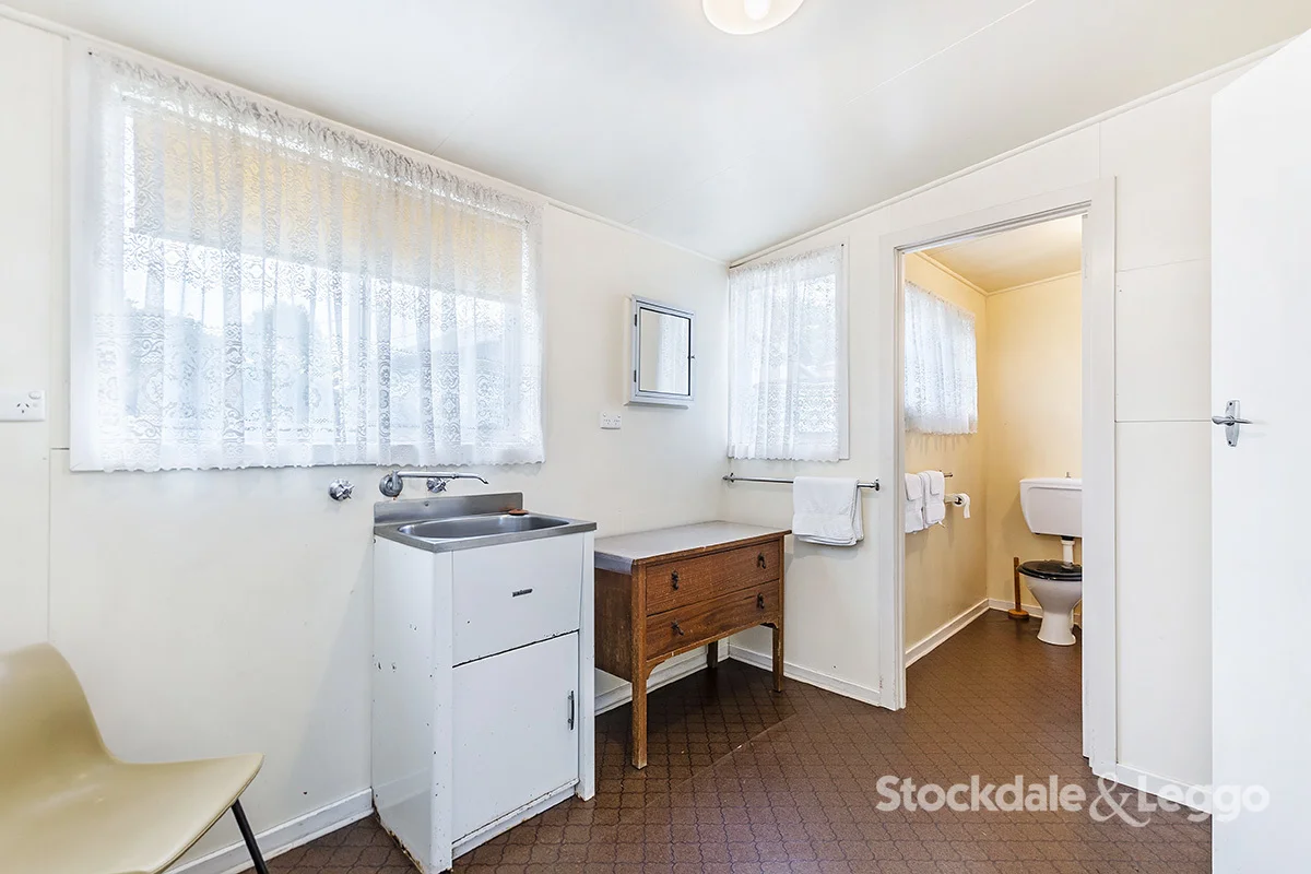 Additional image 16 of 98-100 Sackville Street, Port Fairy VIC 3284