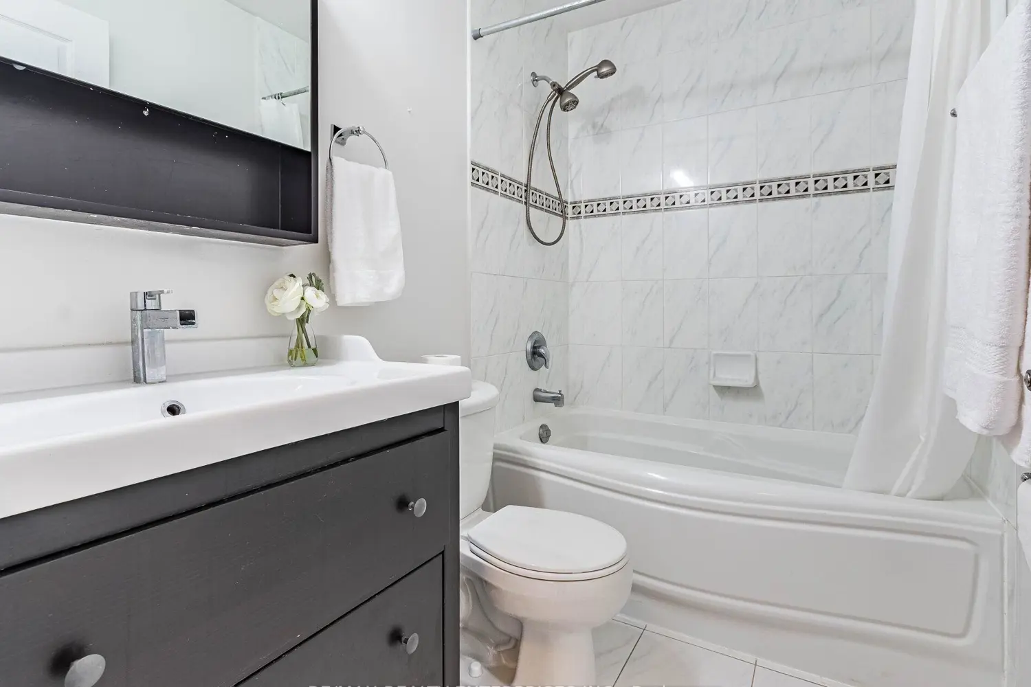 Additional image 16 of 70 Port Street 605