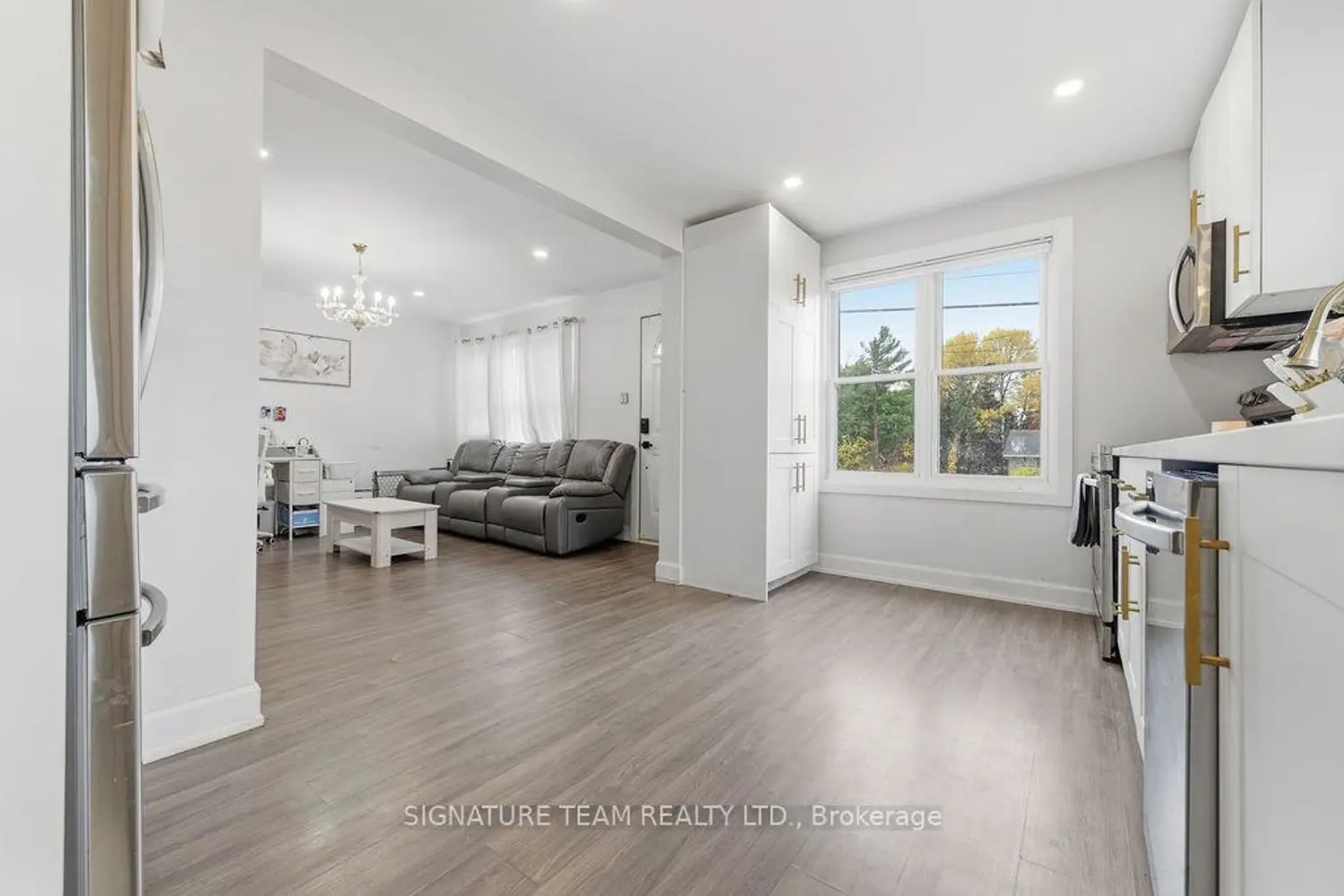 Additional image 2 of 8613 60 Highway