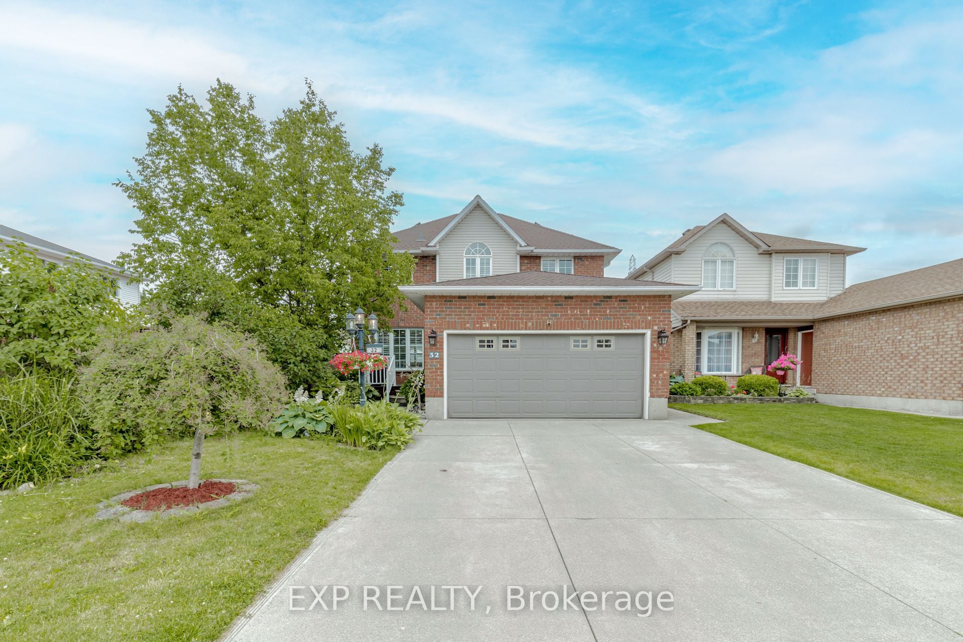 32 Vineberg Drive, Hamilton, ON, L9B 2P6