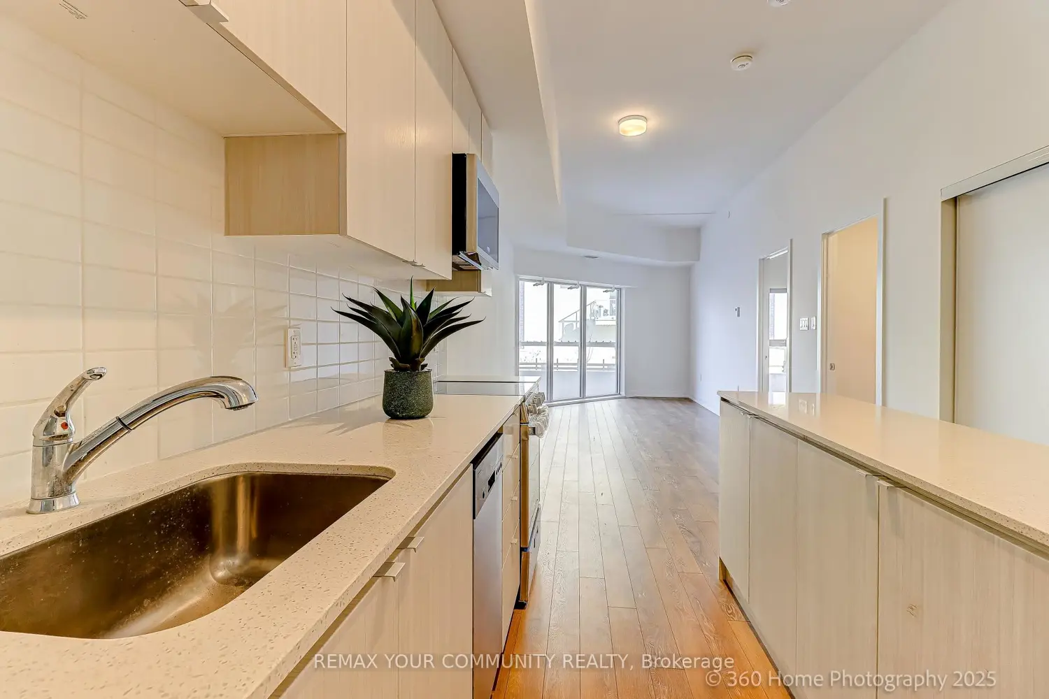 Additional image 9 of 2433 Dufferin Street 112