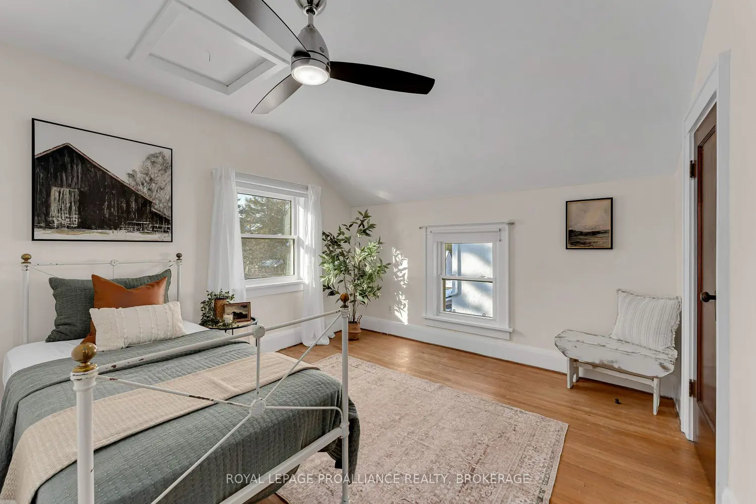 Additional image 13 of 32 Livingston Avenue