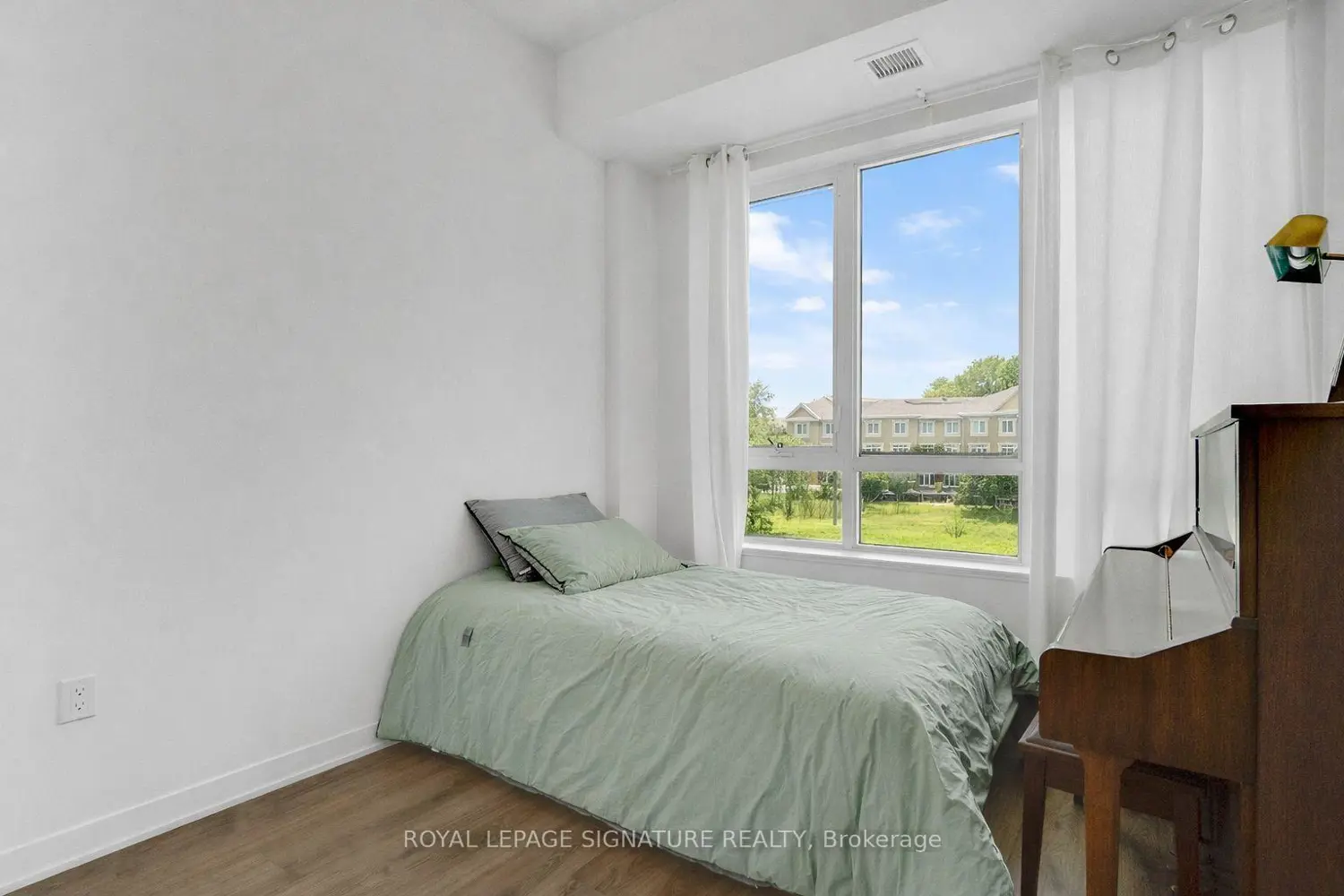 Additional image 14 of 395 Dundas Street 234