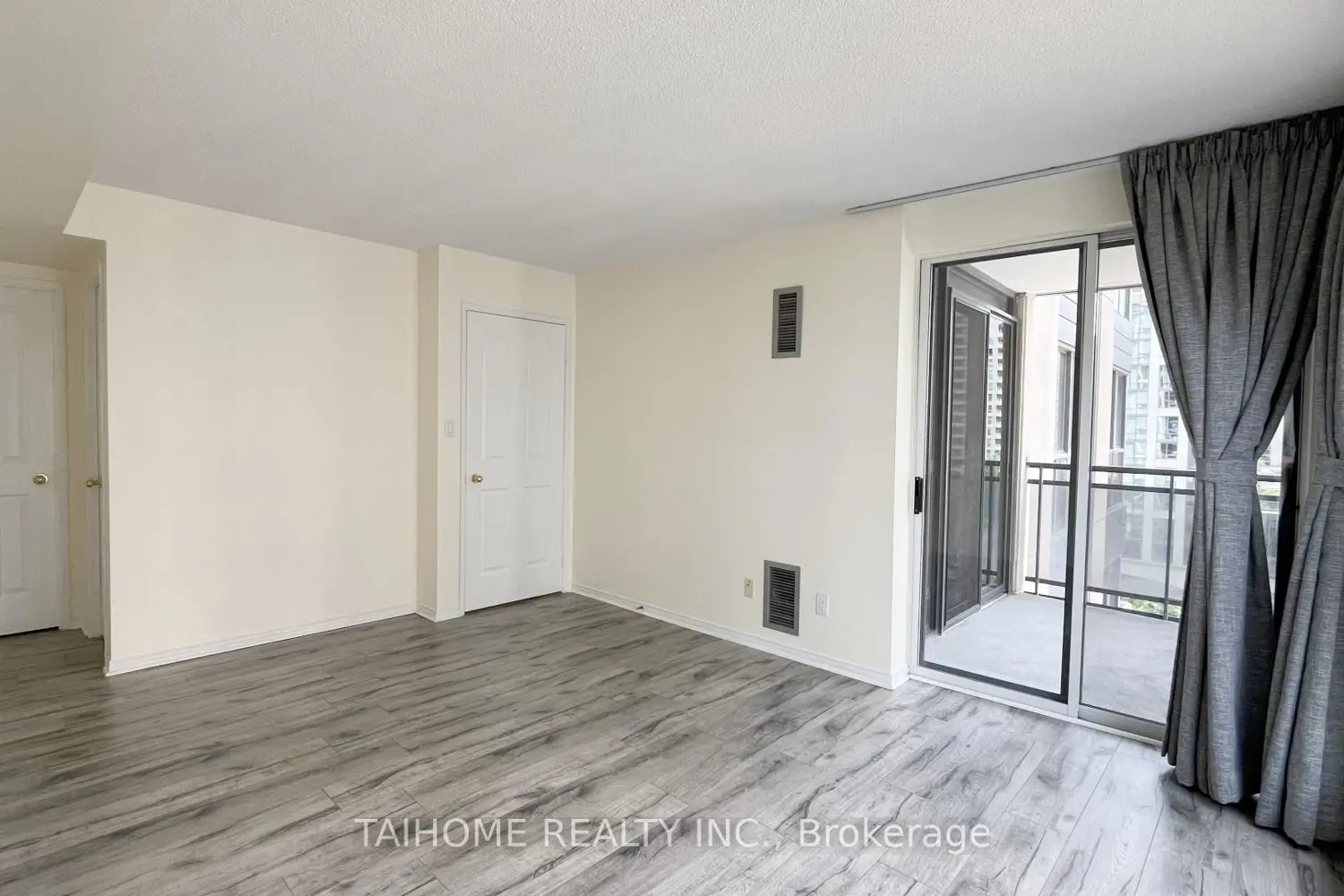 Additional image 14 of 28 Hollywood Avenue 809