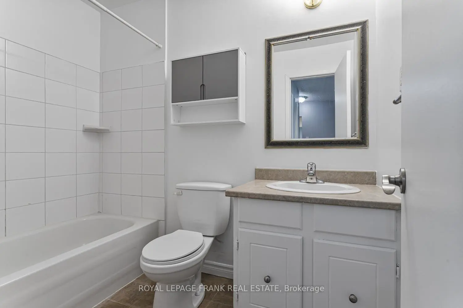 Additional image 12 of 25 College Street 305