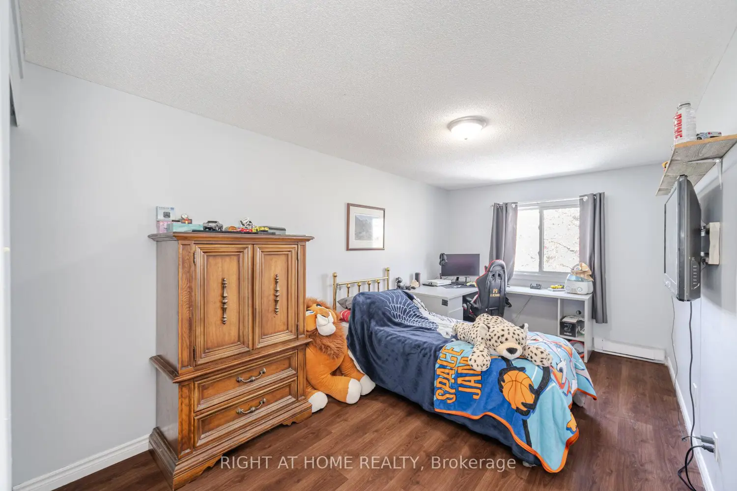 Additional image 12 of 100 Century Drive 16