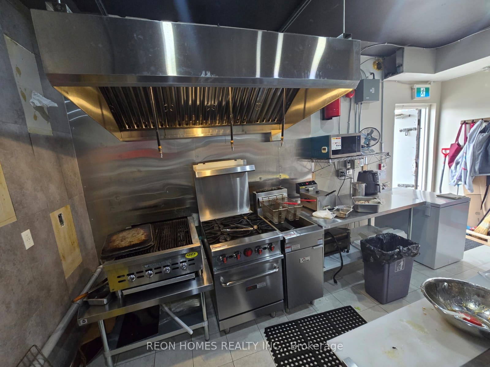 Additional image 5 of 675 The Queensway N/a, Toronto, ON, M8Y 1K8