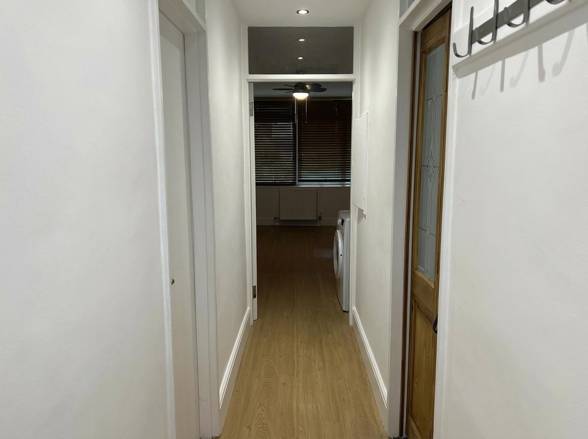 Additional image 2 of Studio Flat, Maitland House, SW1V, N1 7GU