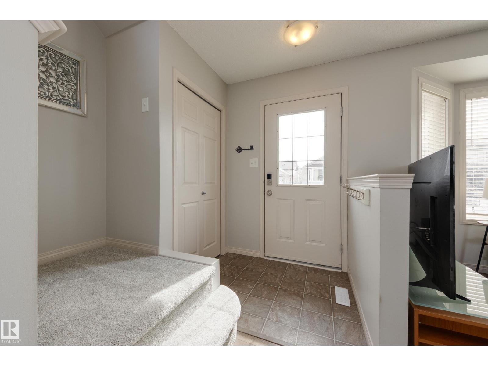 Additional image 3 of 2376 30 Avenue NW, Edmonton, AB, T6T1Z8