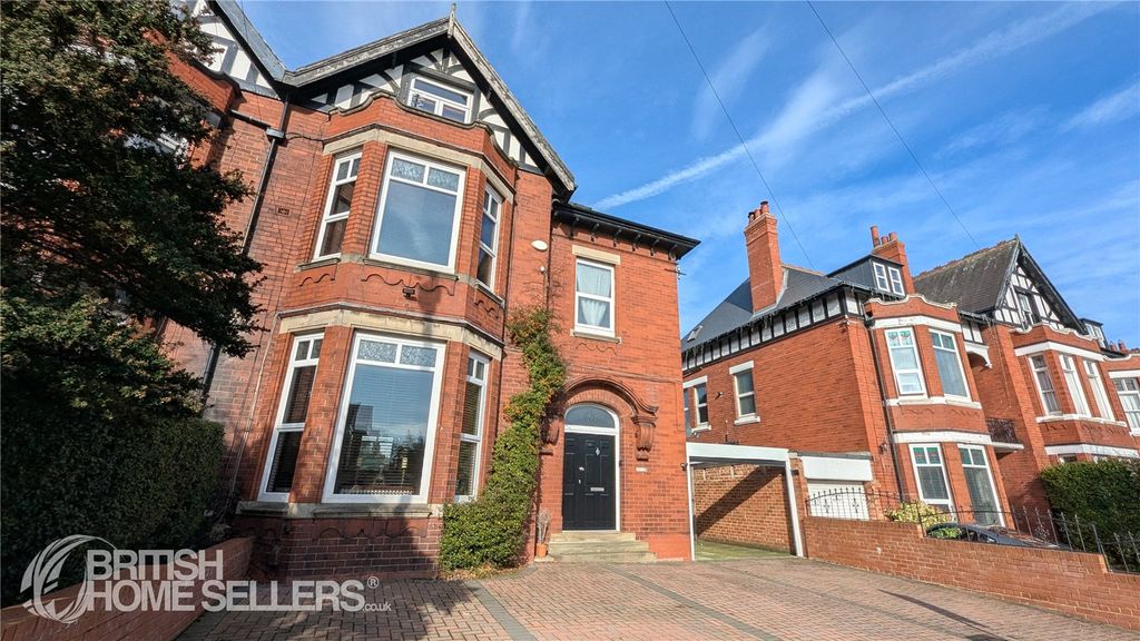 6 bed semi-detached house for salePark Road, Hartlepool, Durham TS26