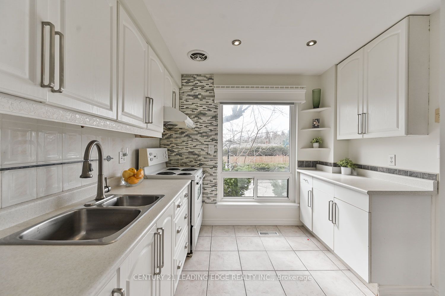 Additional image 6 of 15-1 Wootten Way S, Markham, ON, L3P 3H7