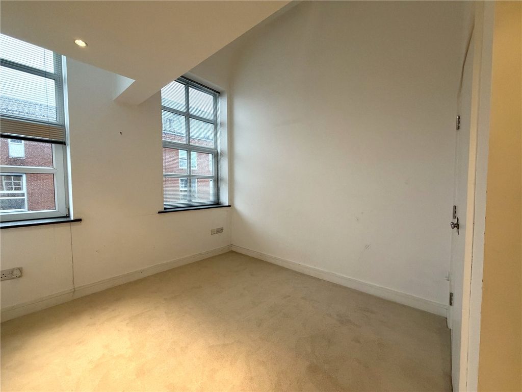 Additional image 8 of 2 bed flat for saleTalbot Road, Northampton, Northamptonshire NN1