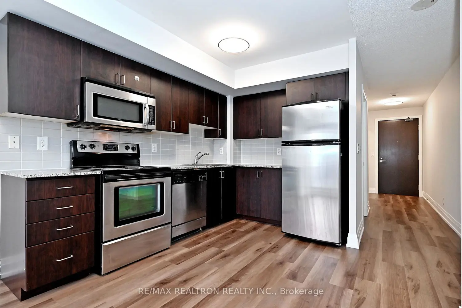 Additional image 18 of 1 De Boers Drive 814