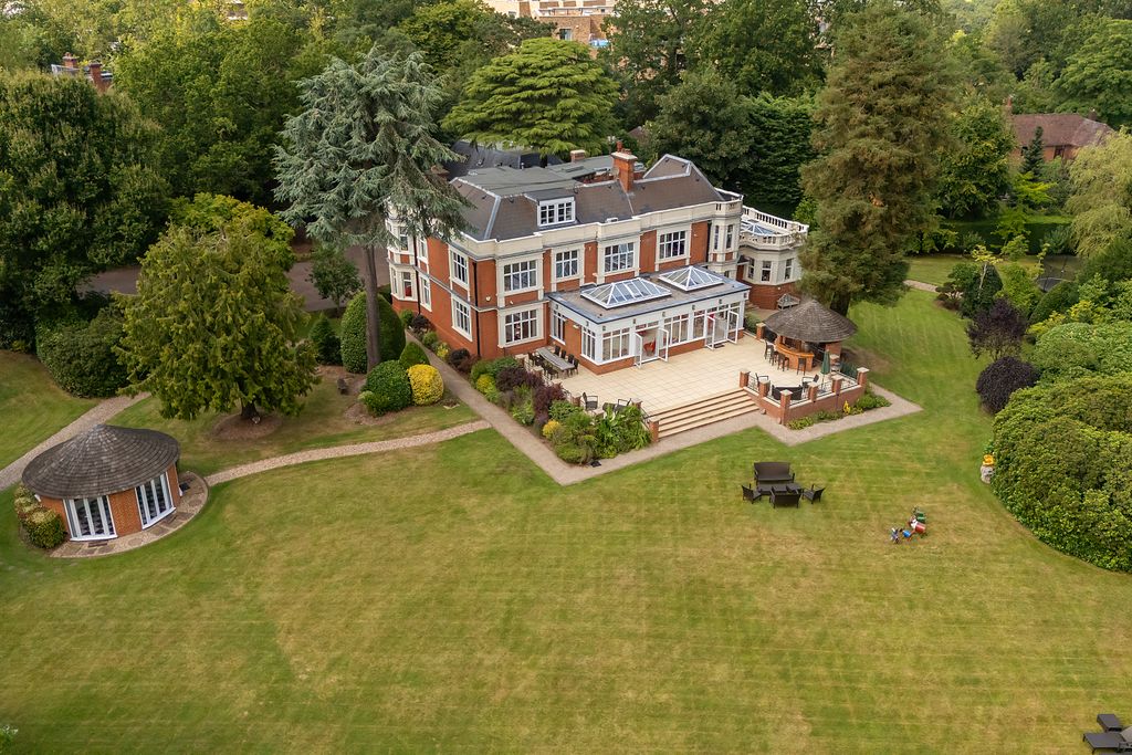 7 bed detached house for saleThe Ridgeway, Mill Hill London NW7