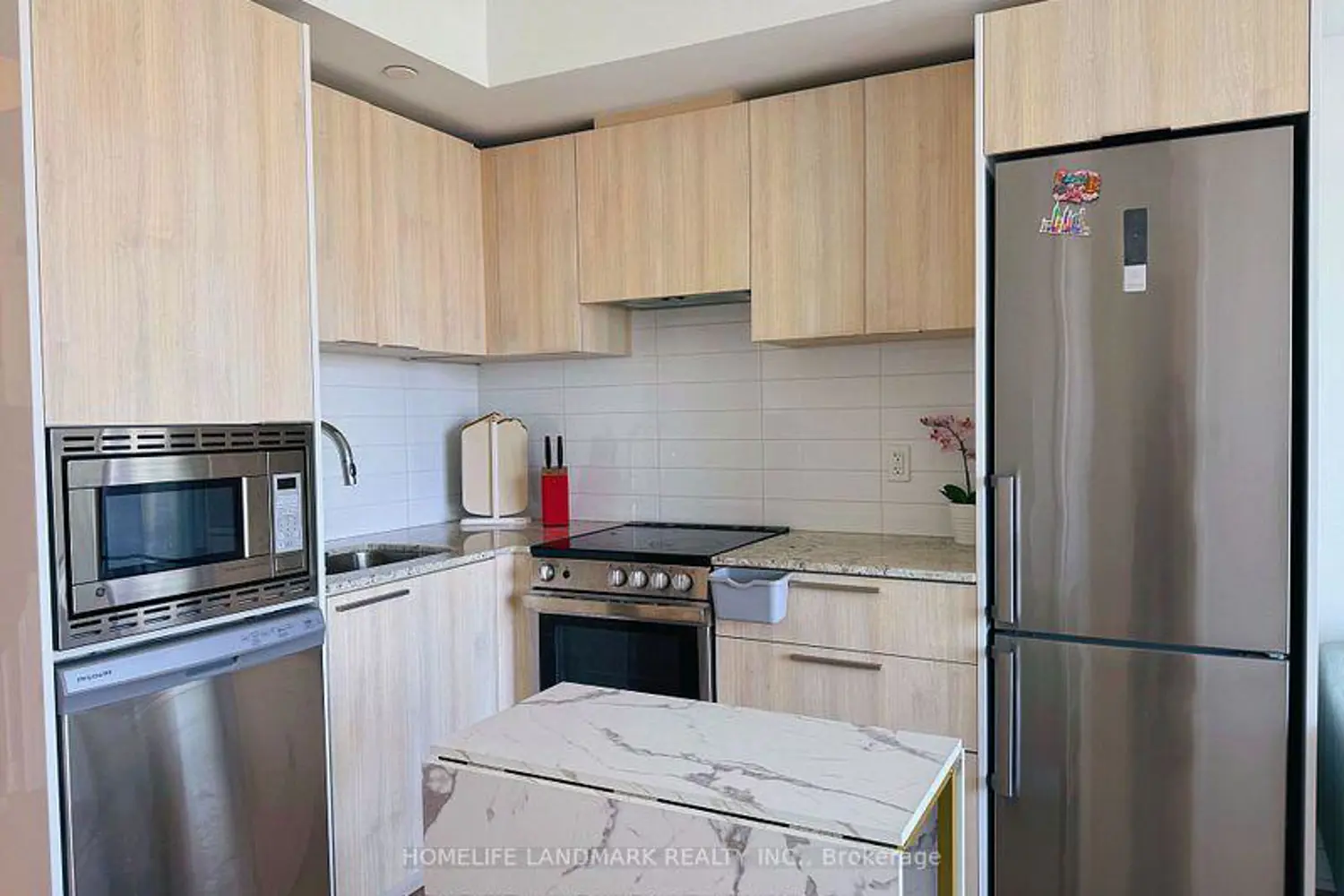 Additional image 4 of 501 Yonge Street 2208