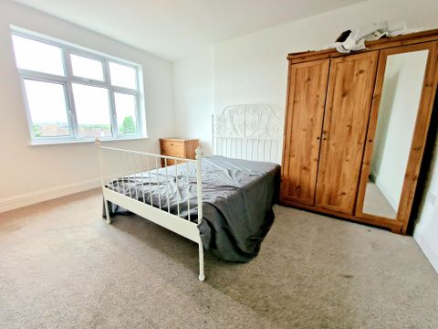 Dollis Hill Lane, London NW2, Studio to rent