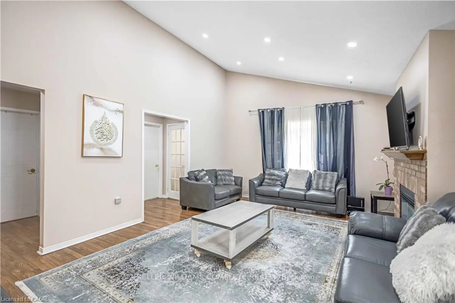 Additional image 2 of 375 Silverbirch Boulevard