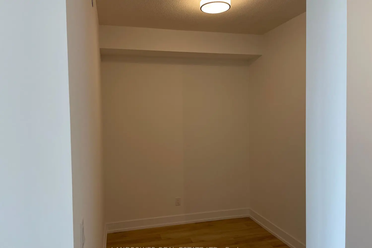Additional image 5 of 25 Adra Grado Way 832
