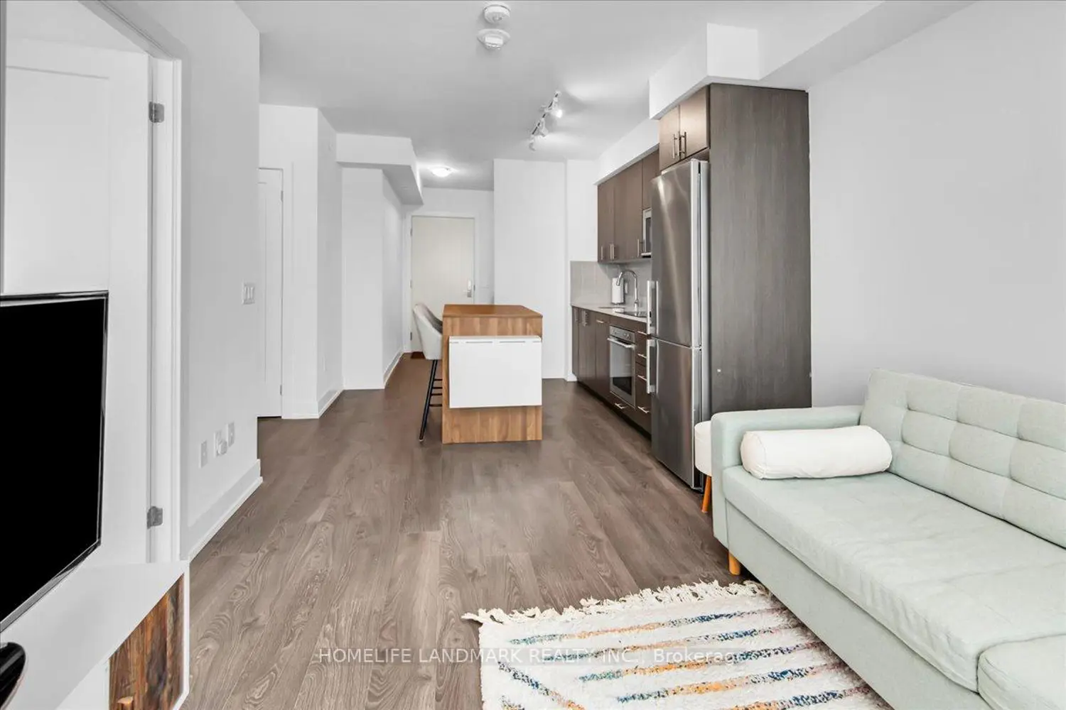 Additional image 6 of 2550 Simcoe Street 2011