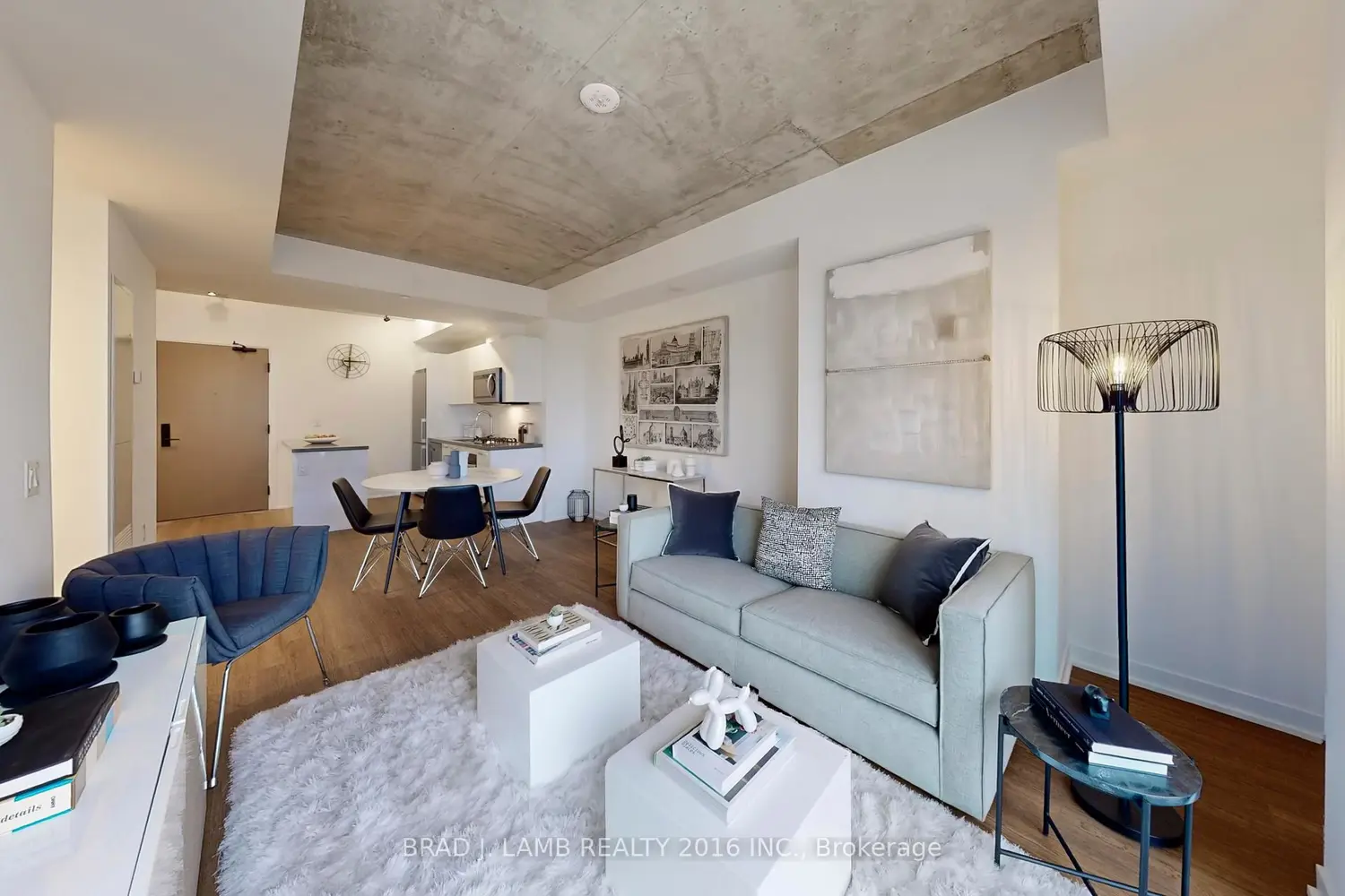 195 Mccaul Street 1403
