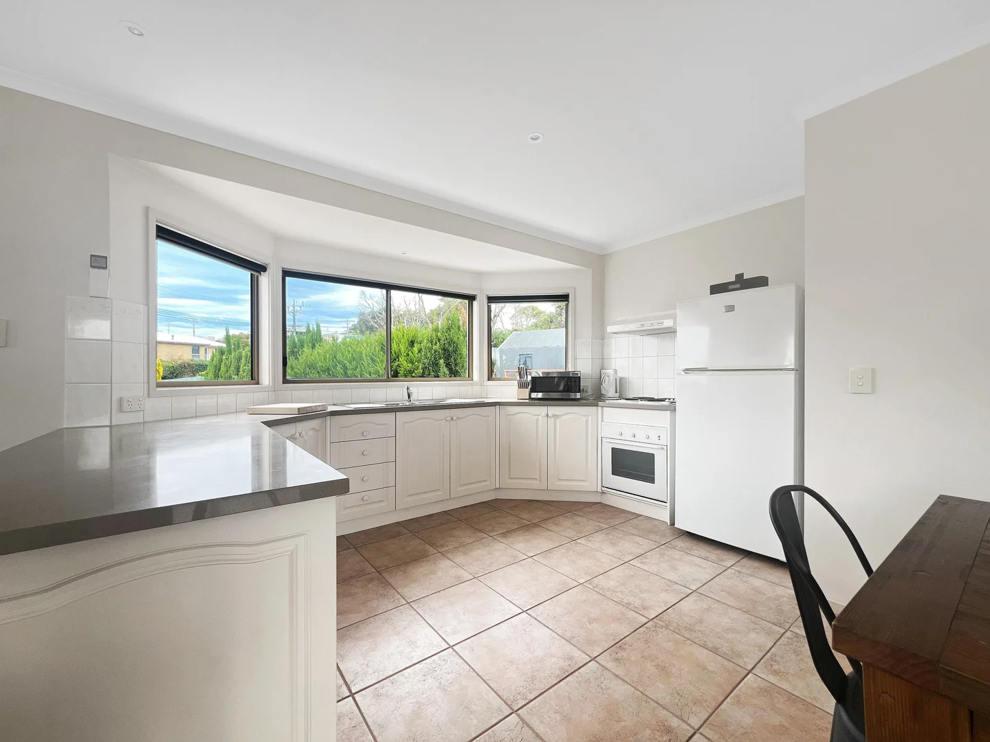 Additional image 4 of 2/9 Great Ocean Road, Marengo VIC 3233