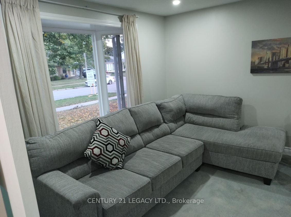 Additional image 3 of 129 Mccraney Street W, Oakville, ON, L6H 1H5