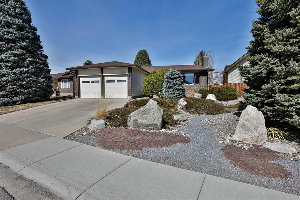 104 Elm Crescent S, Lethbridge, AB, T1K 4X1