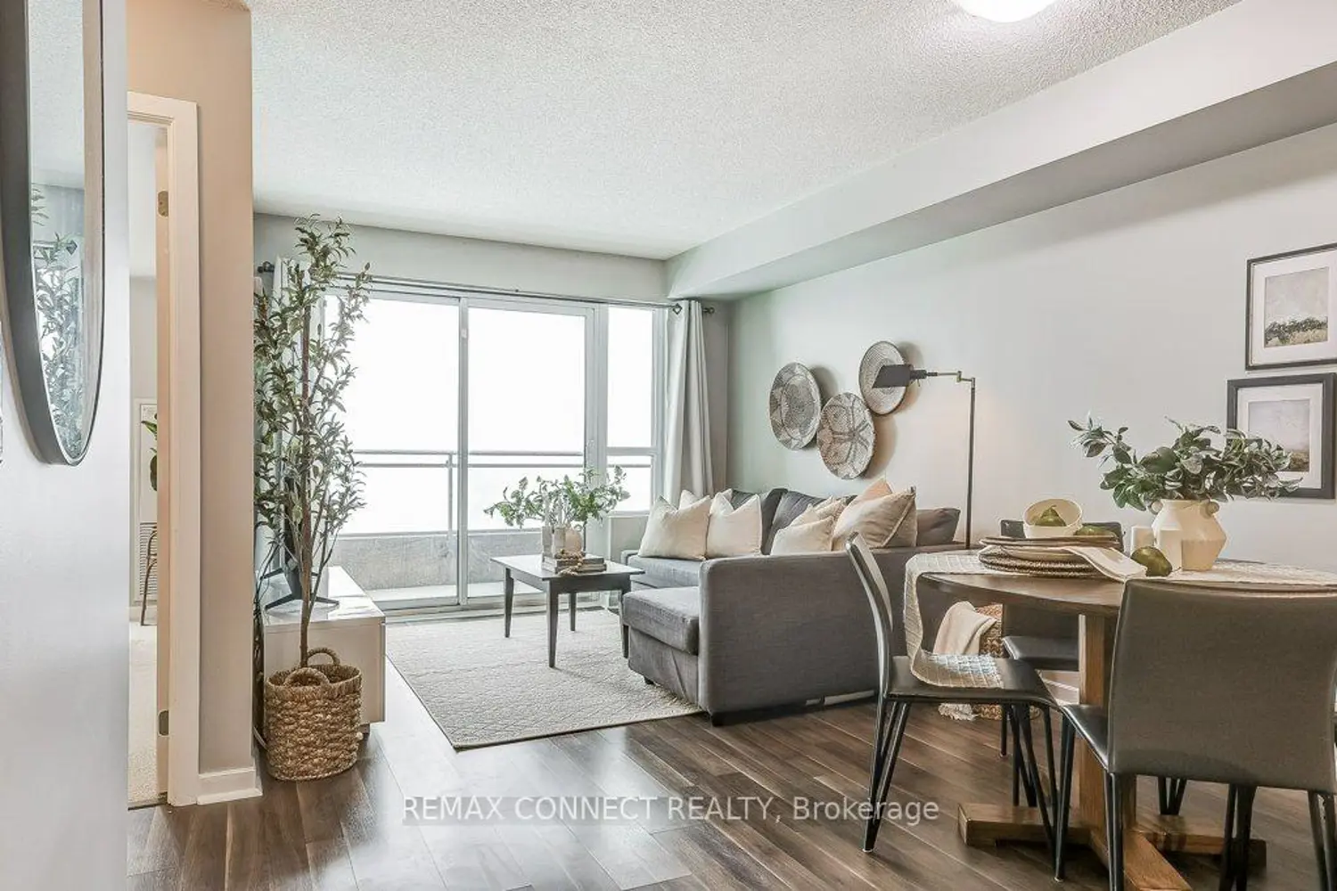 Additional image 5 of 1235 Bayly Street 905