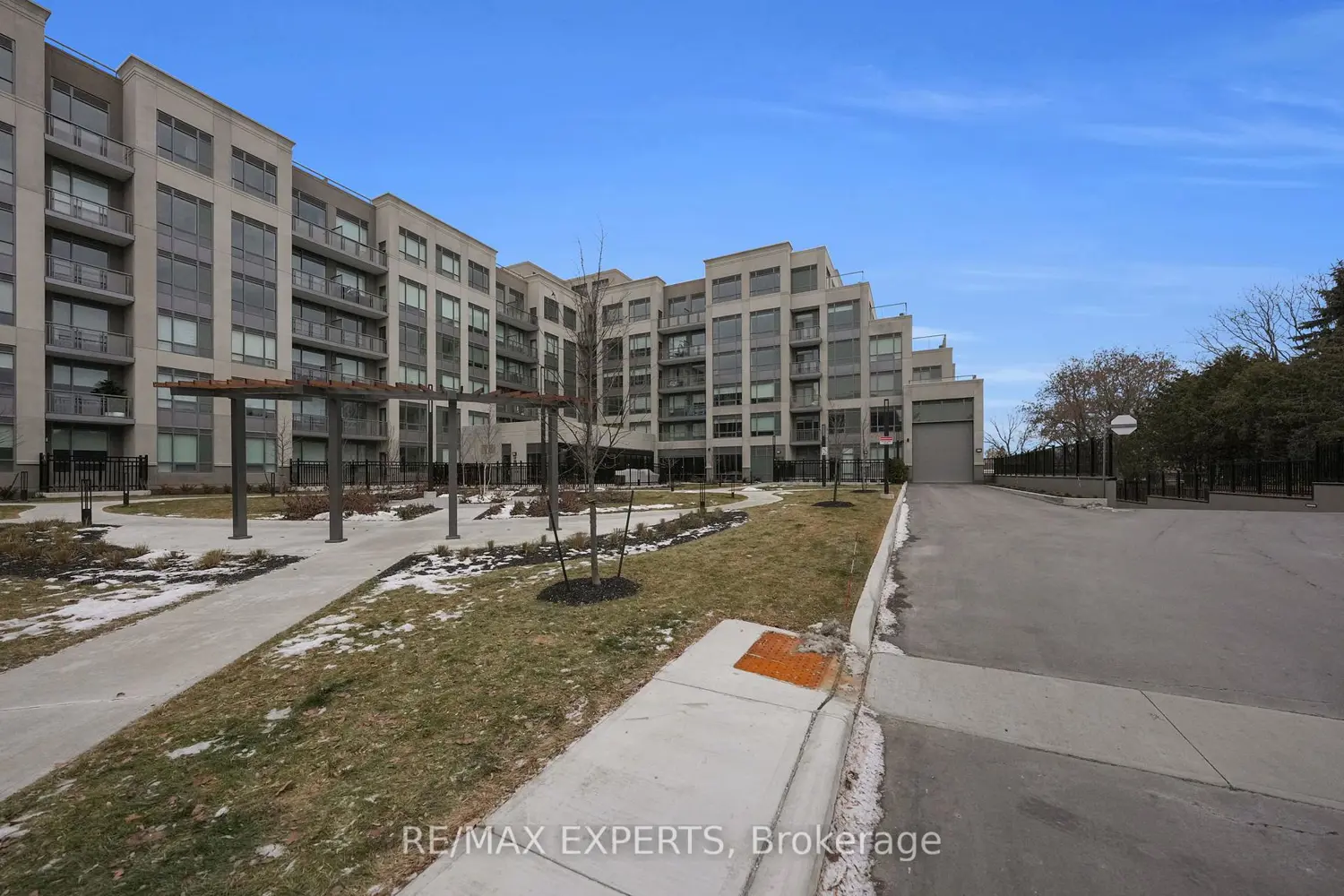 Additional image 17 of 2075 King Road 203