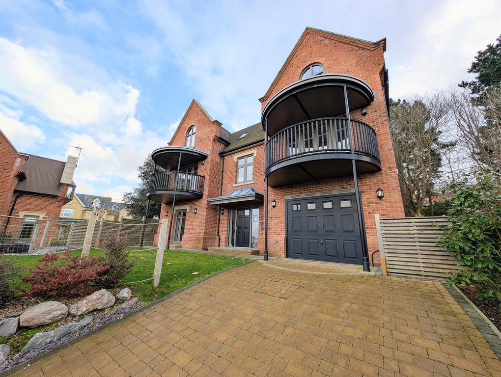 5 bed detached house for saleMonterey Close, Cowes PO31