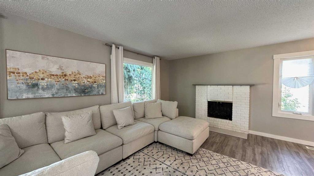 Additional image 5 of 47 Sunhurst Court SE, Calgary, AB, T2X1Y3