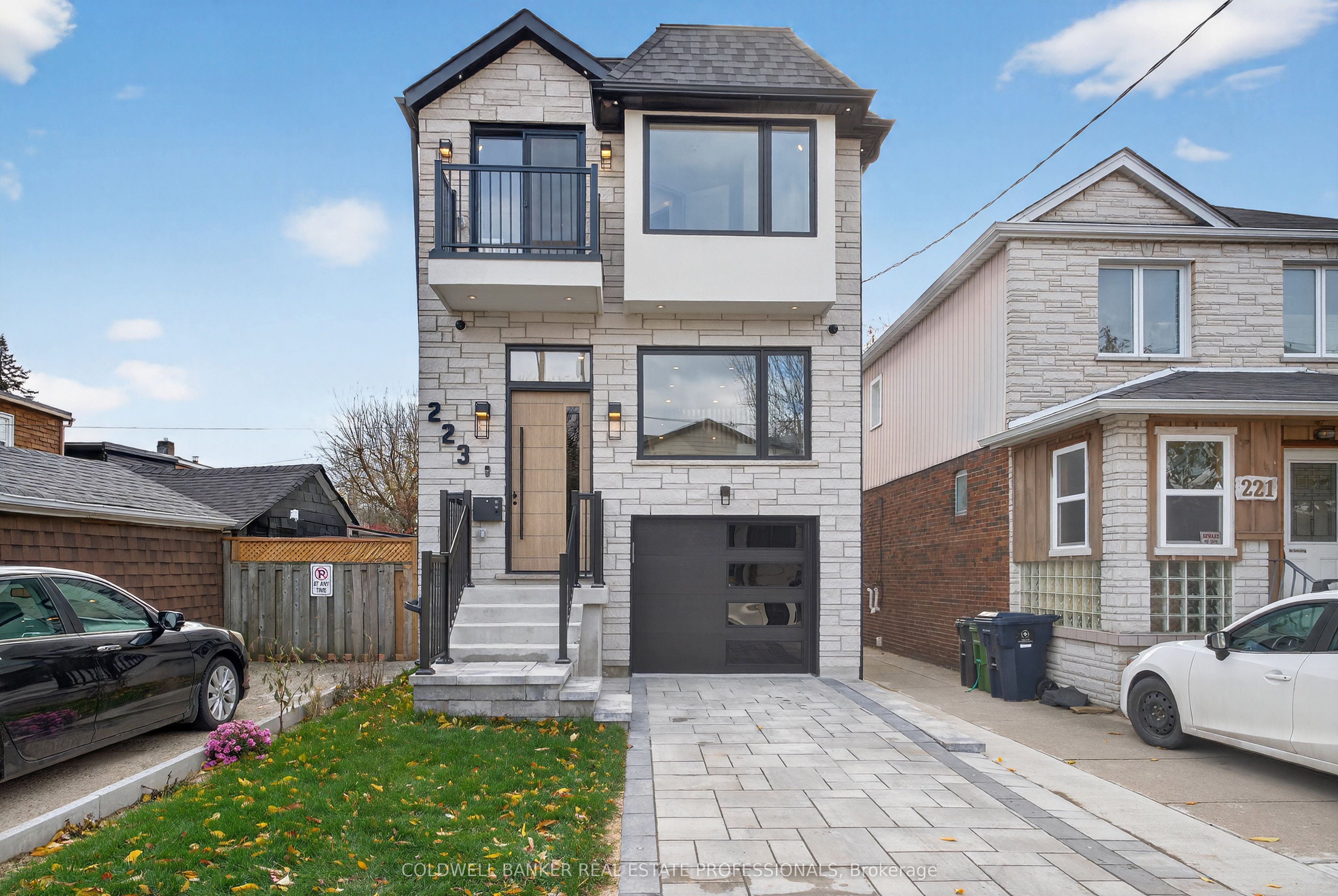 223 Queensdale Avenue, Toronto, ON, M4C 2B1