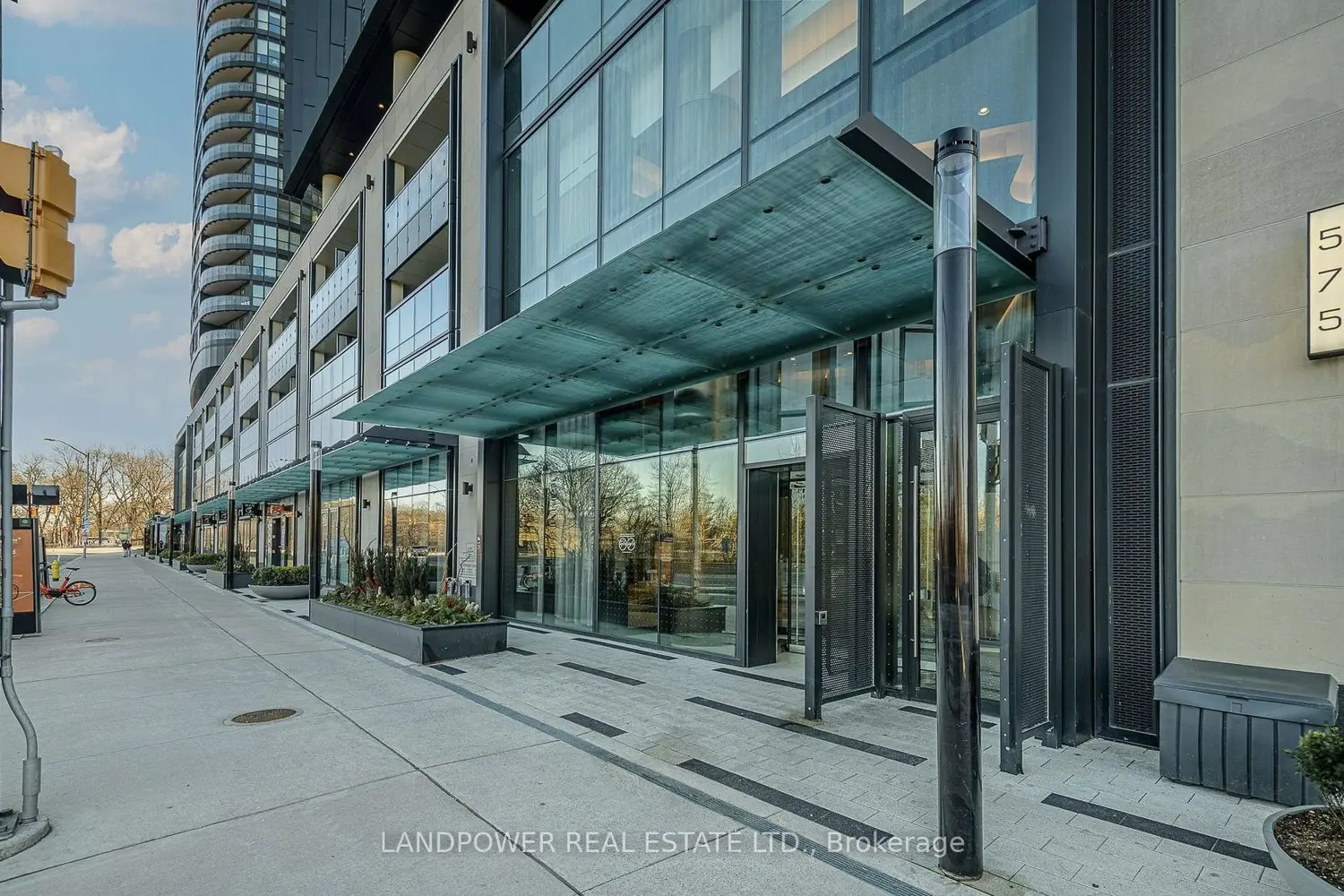 Additional image 3 of 575 Bloor Street 704