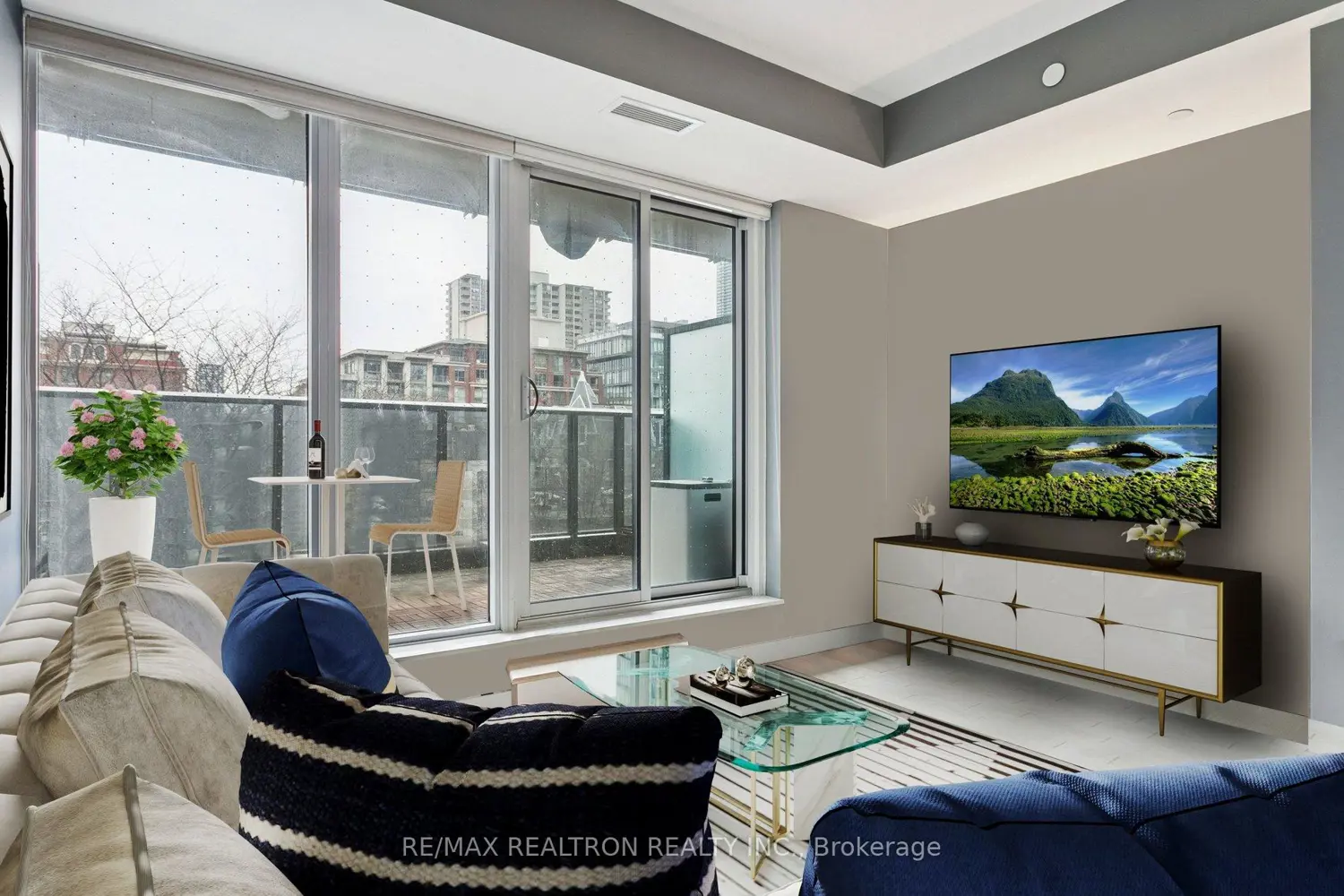 Additional image 13 of 330 Richmond Street 307