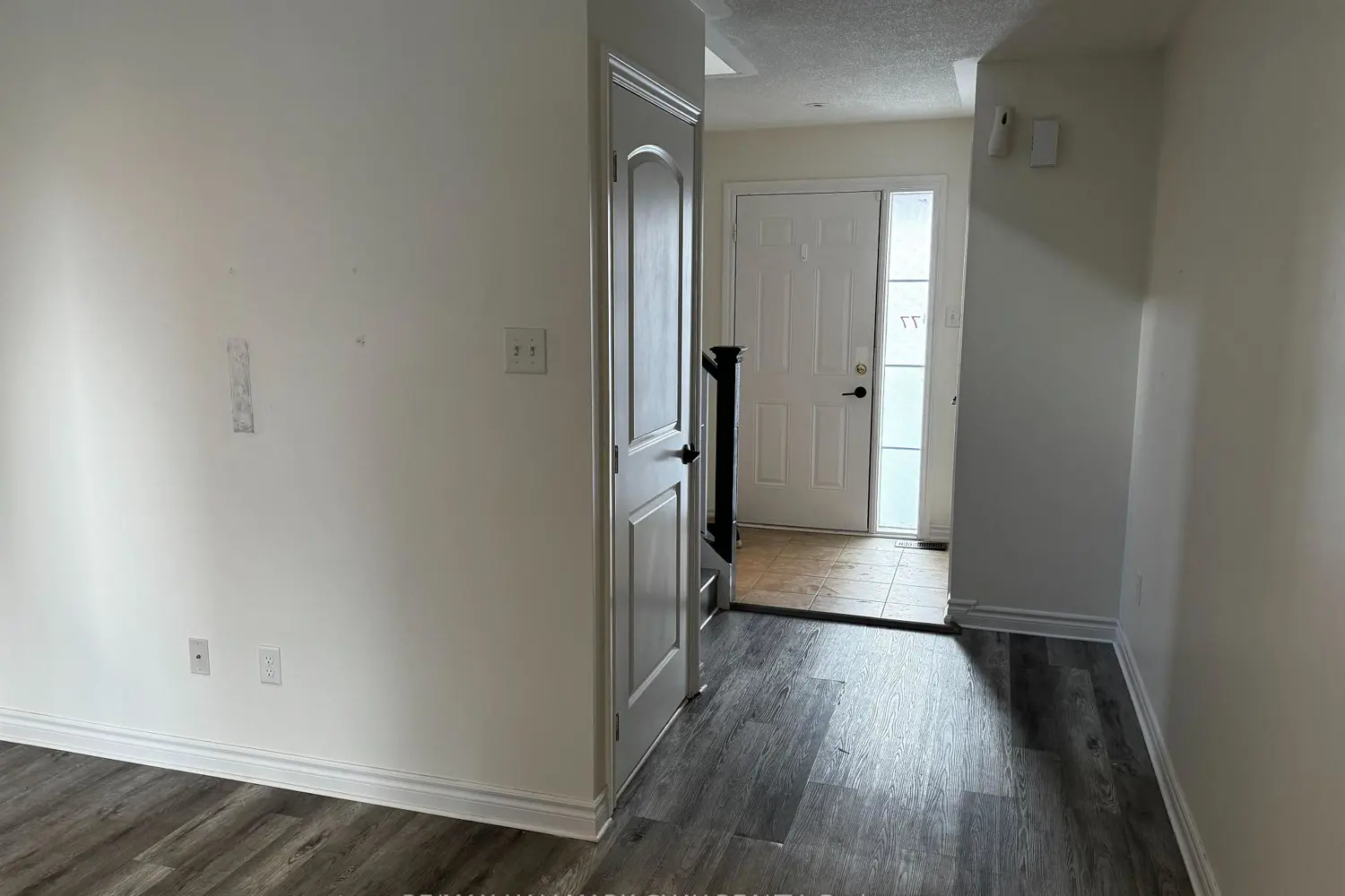 Additional image 4 of 77 White Crescent