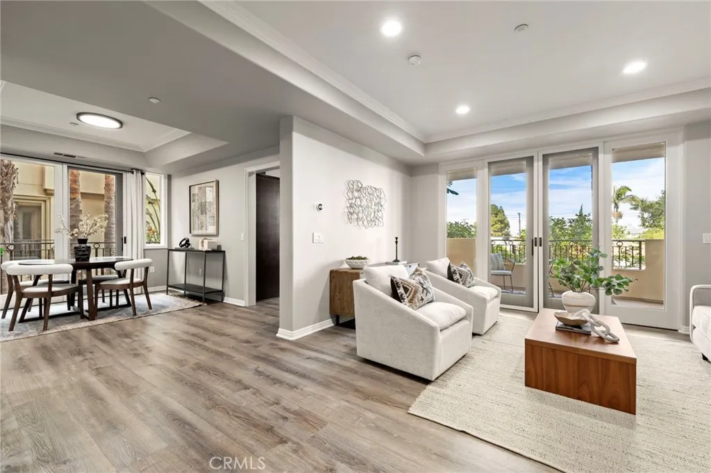 Additional image 5 of 401 Bernard Street Unit 211, Costa Mesa, CA 92627