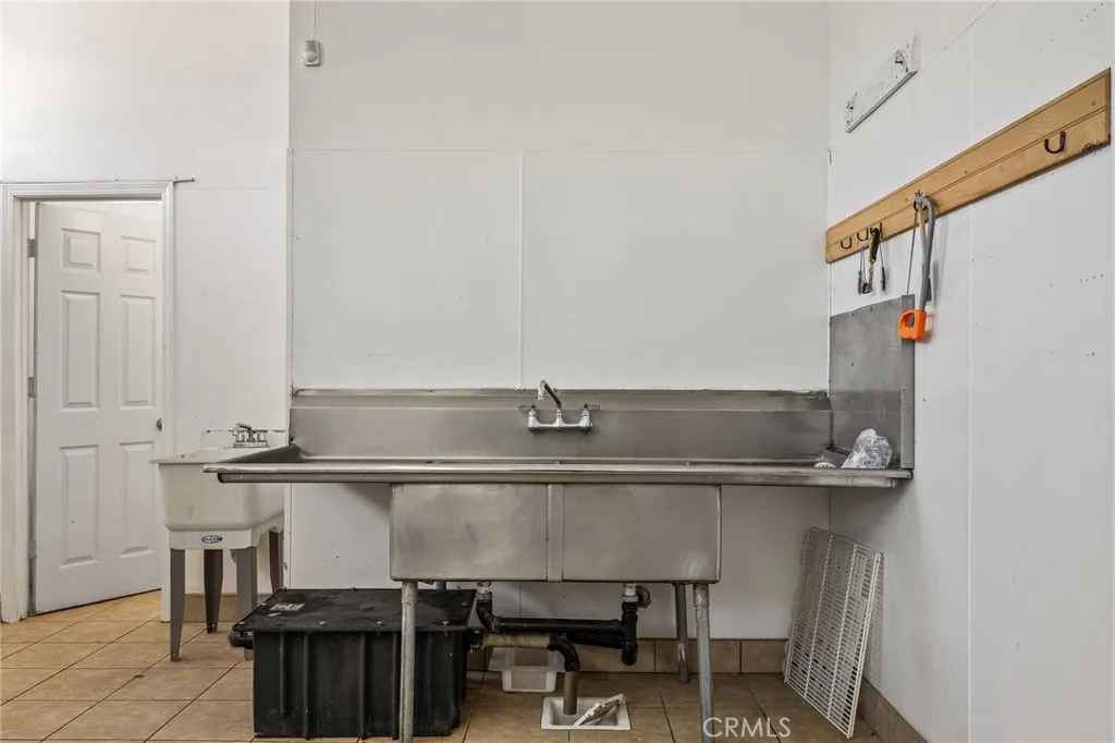 Additional image 104 of 33027 Road 159, Ivanhoe, CA 93235