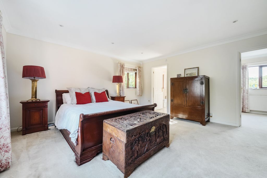 Additional image 8 of 5 bed detached house for saleThe Green, Henley-On-Thames RG9