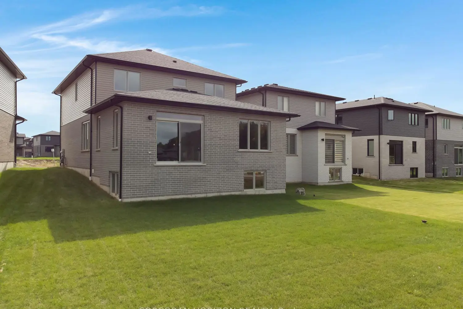 Additional image 17 of 24 Moon Crescent