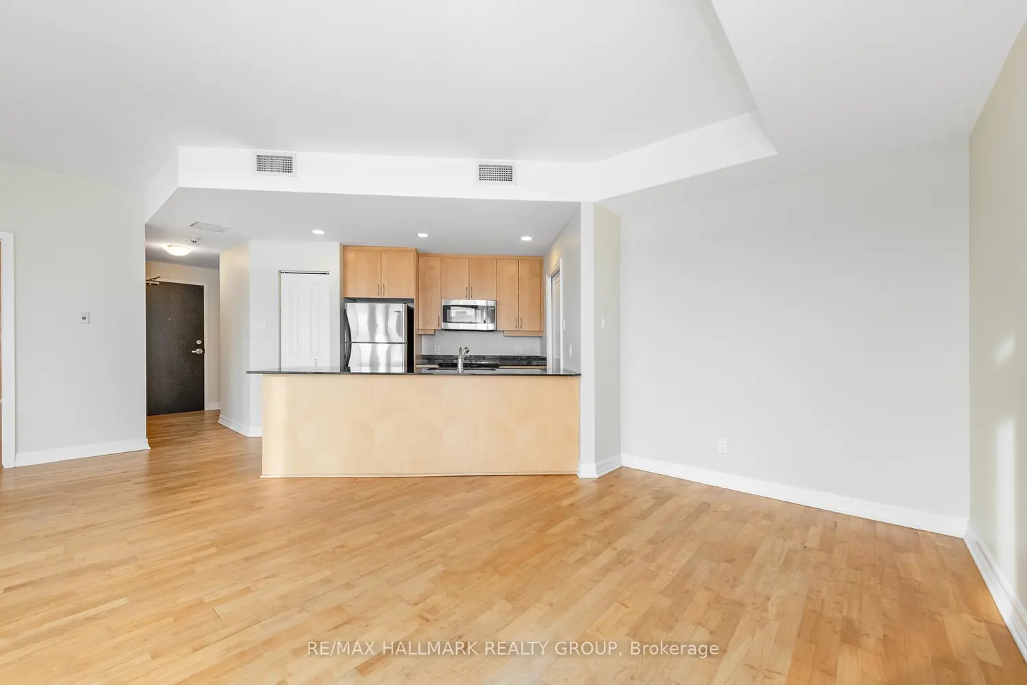 Additional image 3 of 1227 Wellington Street 702