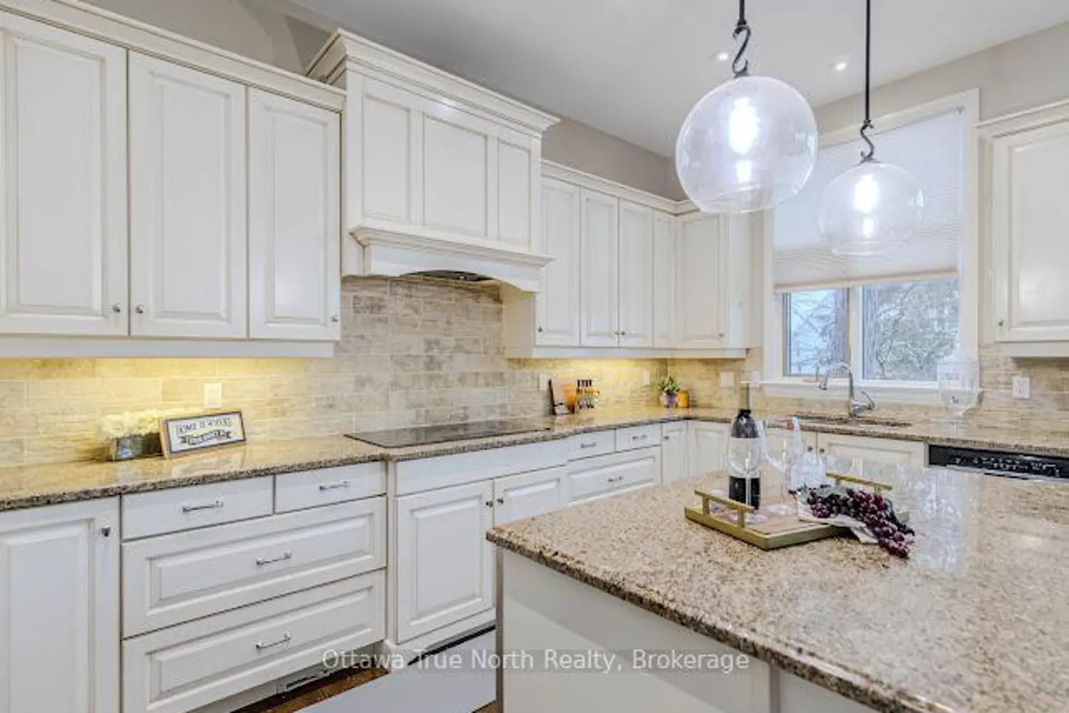 Additional image 15 of 105 Black Maple Private