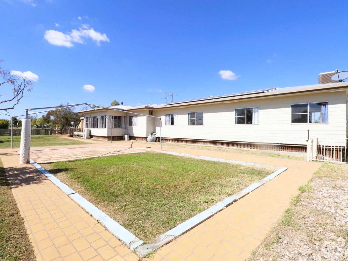Additional image 2 of 6 - 12 Hanly Street, Roma QLD 4455